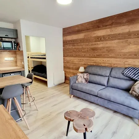 Renove 4 Pers. Au Pied Des Pistes Avec Parking Gratuit - Les Fontettes, La Joue Du Loup - Fr-1-504-646 アパート