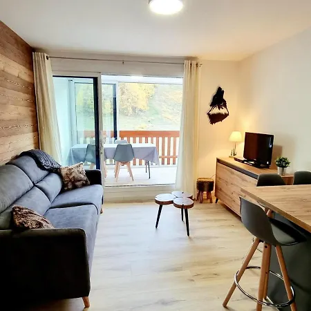 Renove 4 Pers. Au Pied Des Pistes Avec Parking Gratuit - Les Fontettes, La Joue Du Loup - Fr-1-504-646 アパート *